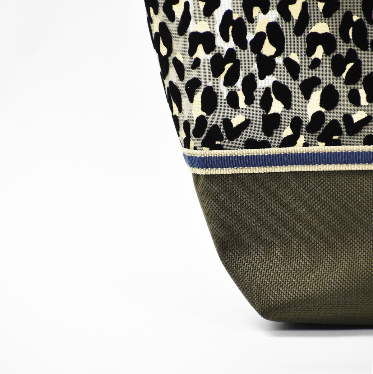SAFARI LINE TOTE