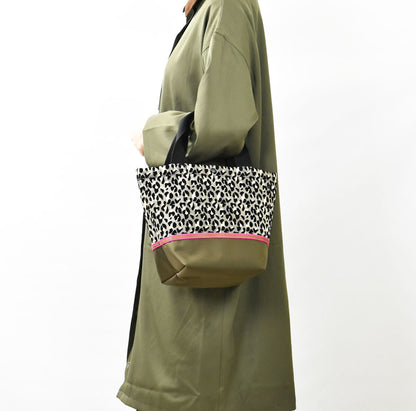 SAFARI LINE TOTE